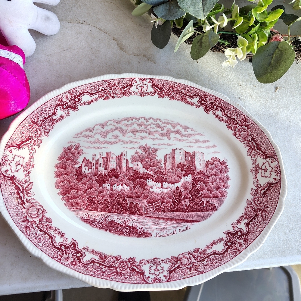 Vintage Castle Design Serveware Plate